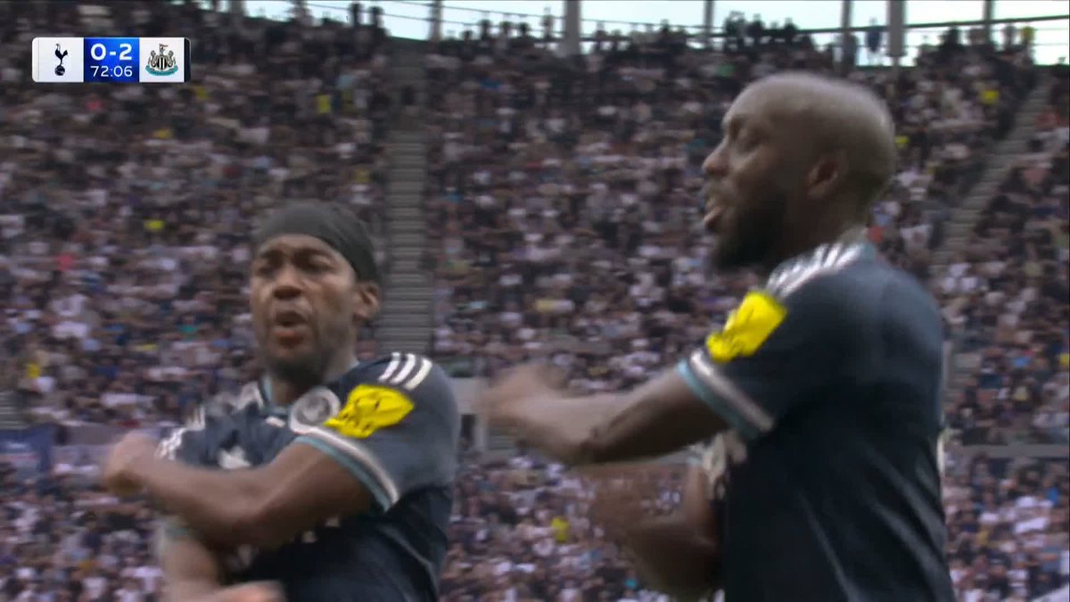 What a GOAL from Yoane Wissa?! 🫨