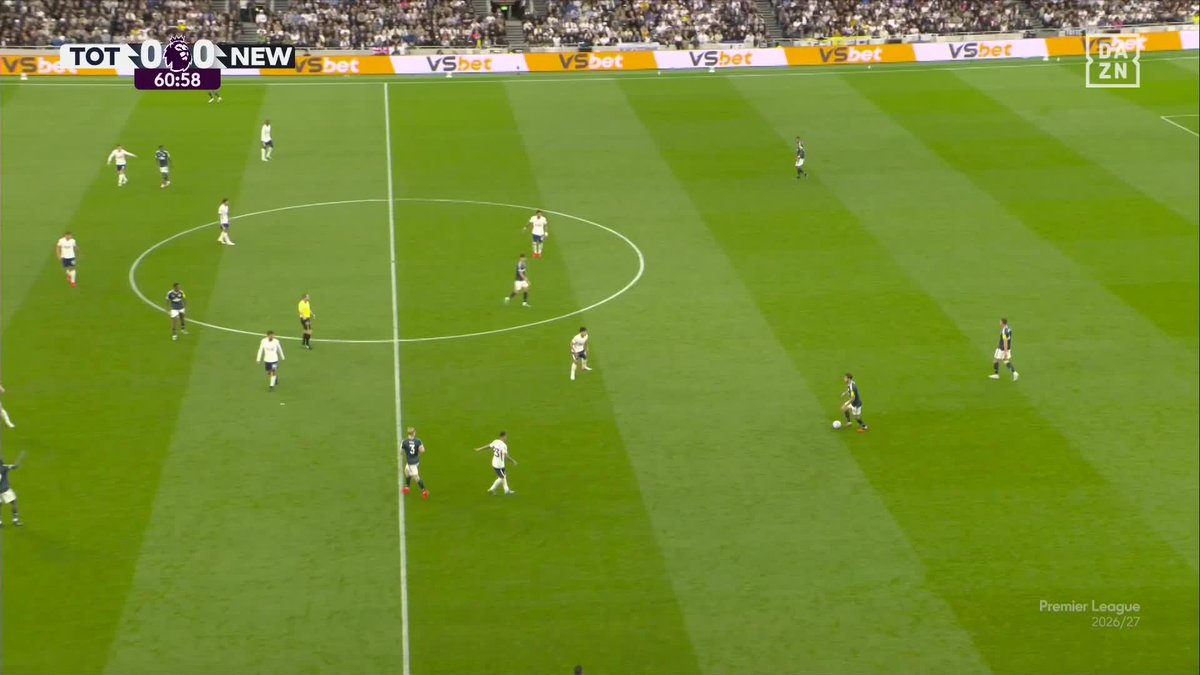 Dedic envolvido em mais um golo no Newcastle.