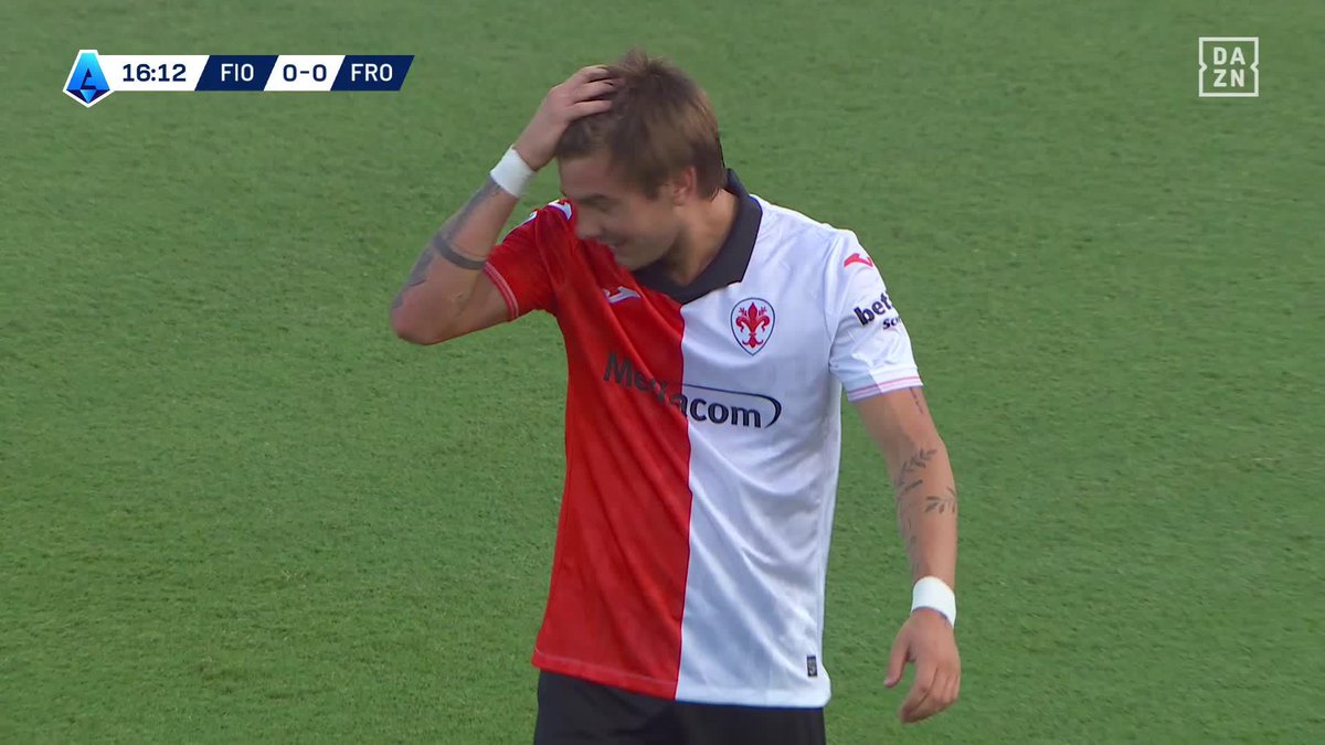 Se resiste el gol de Mastantuono con la Fiorentina ✖️🇦🇷 La Fiorentina cae goleada en casa contra el Frosinone 🤯 #SerieAenDAZN 🇮🇹️