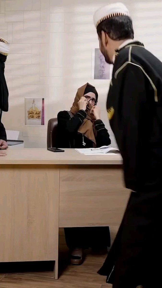 حال المدارس الحكومية و الأهلية في صنعاء.. محد يقدر حتى يفتح لقفه 😁😁