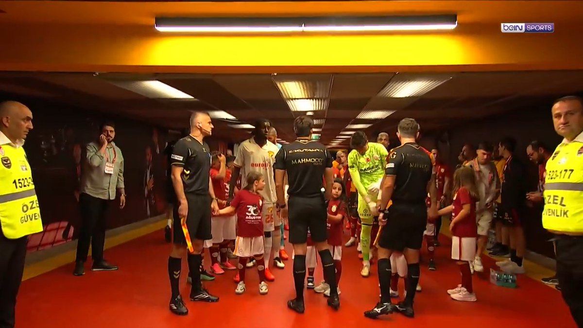 📌 Galatasaray - Göztepe mücadelesi öncesi rahatsızlanan Uğurcan Çakır yerine Jankat Yılmaz ilk 11'de yer alacak. Uğurcan Çakır, yedek kulübesinde mücadeleyi takip edecek. #GSvGÖZ