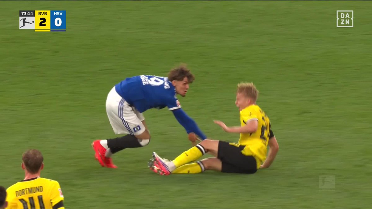 ⏱️😳 ¡3 MINUTOS EN EL CAMPO Y ES EXPULSADO! 🟥 Samuele Inácio vio la roja directa por esta entrada nada mal entrar al terreno de juego. #BundesligaEnDAZN⚽🇩🇪