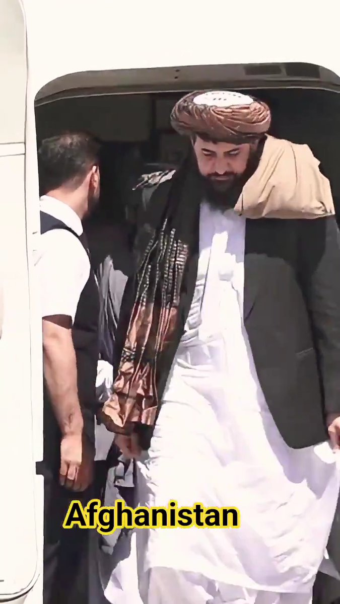 موږ ویاړو چې دا خاوره ستا په شان دفاع وزیر لري.😍 حفظه الله