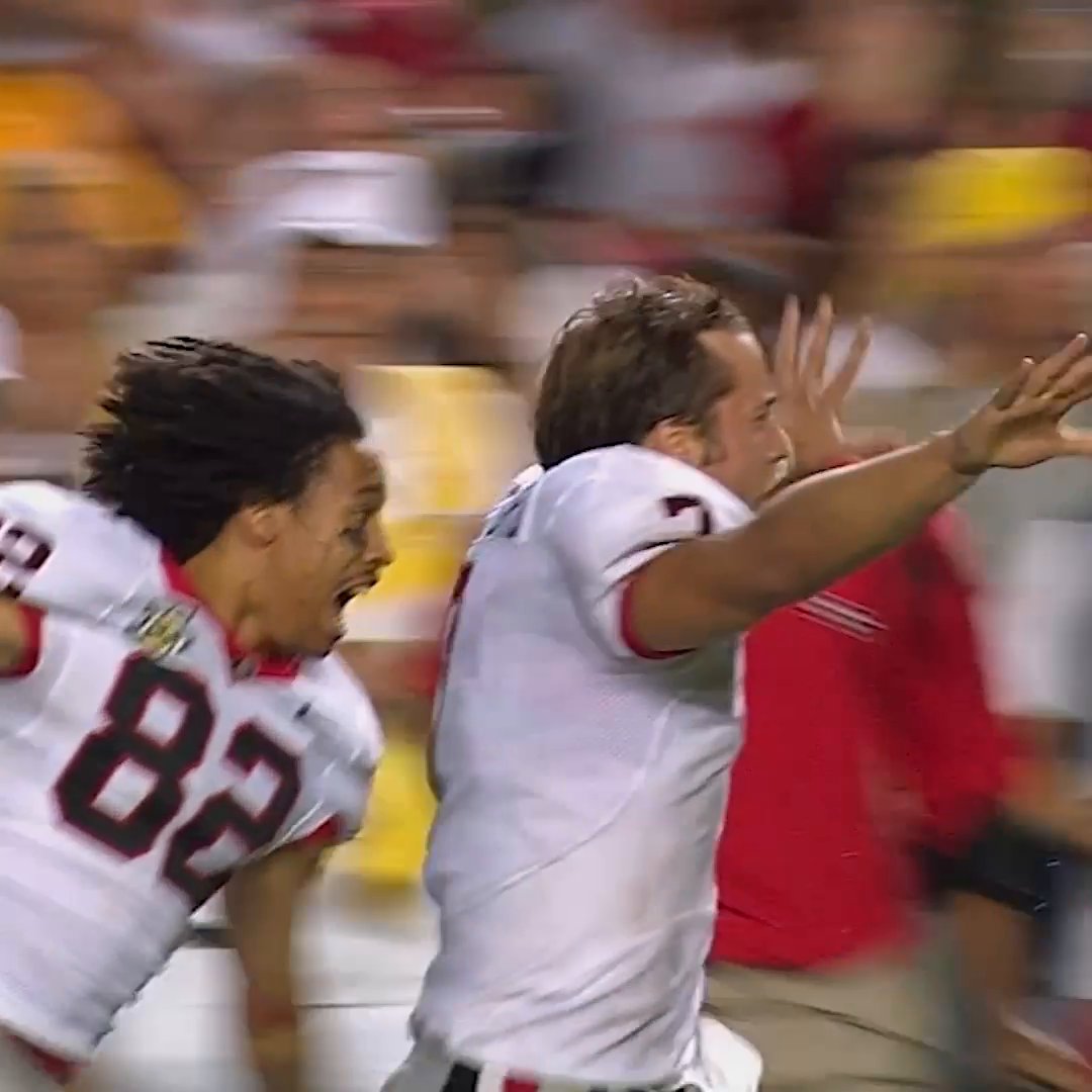 Throwback to when Matthew Stafford was a freshman at Georgia when he threw a beautiful touchdown pass to Mikey Henderson to beat Alabama in OT🎯 #RamsHouse