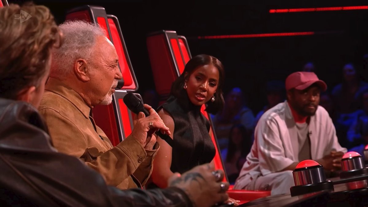 Sir Tom Jones is the reason this show is still on air when you think about it. What an incredible man #TheVoiceUK