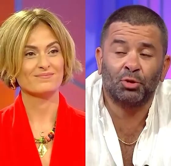 Bu kadın o kadar çekilmez biriki hem soru soruyo hemde yüzünü şekilden şekle sokuyo 3.kocası bu her birinden bir tane yapıp ayrılıyor max by kadar dayanılıyor