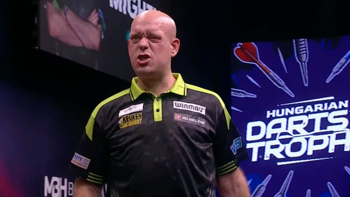MVG ADVANCES! 🟢 Michael van Gerwen recovers from 3-1 down to defeat James Hurrell 6-4 and seal his spot in Sunday's action! 📺 #ET11