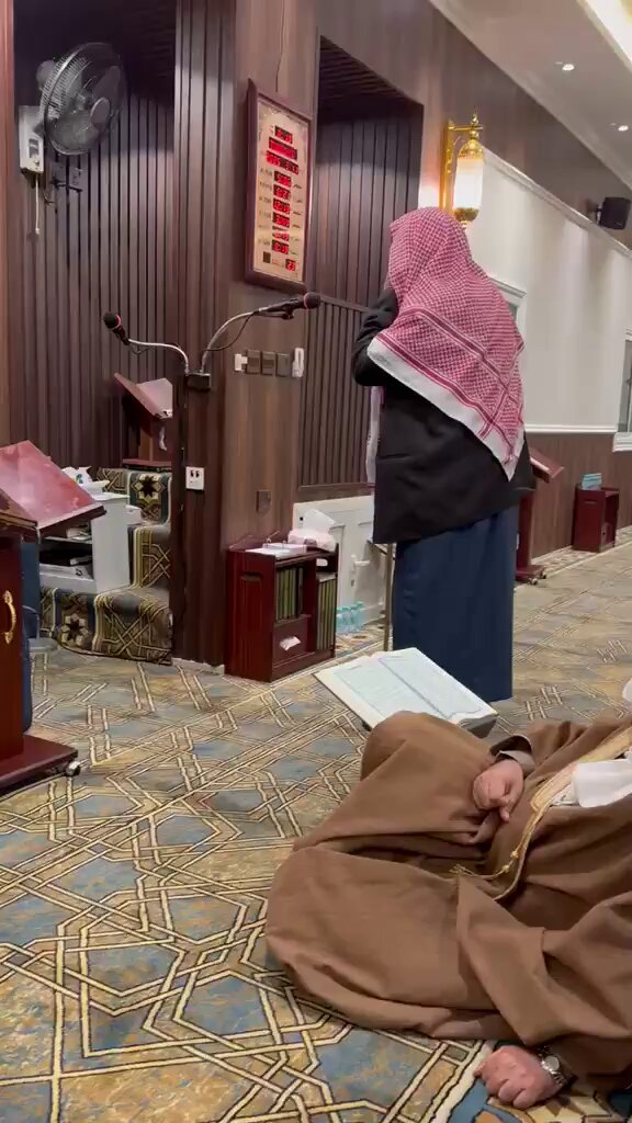 #وفاه_الموذن_مفرح_علي_الشهراني بعد 60 سنة قضاها مؤذن في مسجد حي الخشع بمدينة #ابها انتقل إلى رحمة الله تعالى العابد الزاهد الشيخ مفرح بن علي بن عكشه الشهراني. نسأل الله 🤲 أن يغفر له ويرحمه وأن يجمعه مع بلال بن رباح في جنات النعيم. #دعا_للاموات