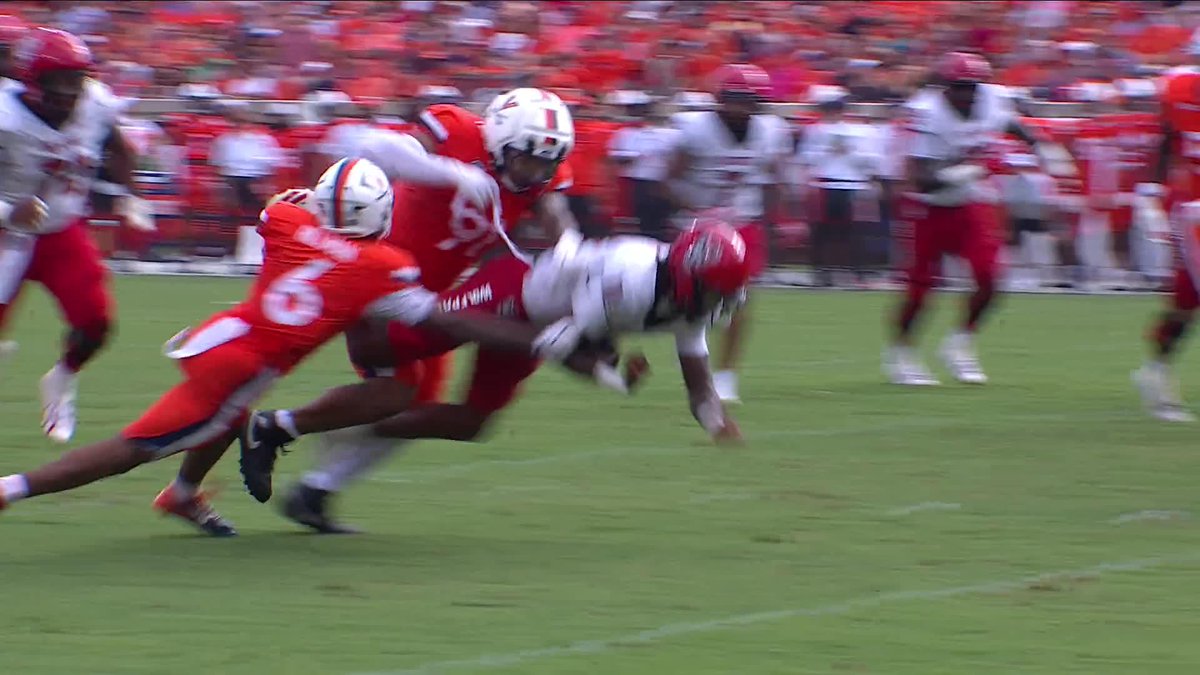 Perfect teach tape by Virginia 🥊 The Cavaliers force the turnover!