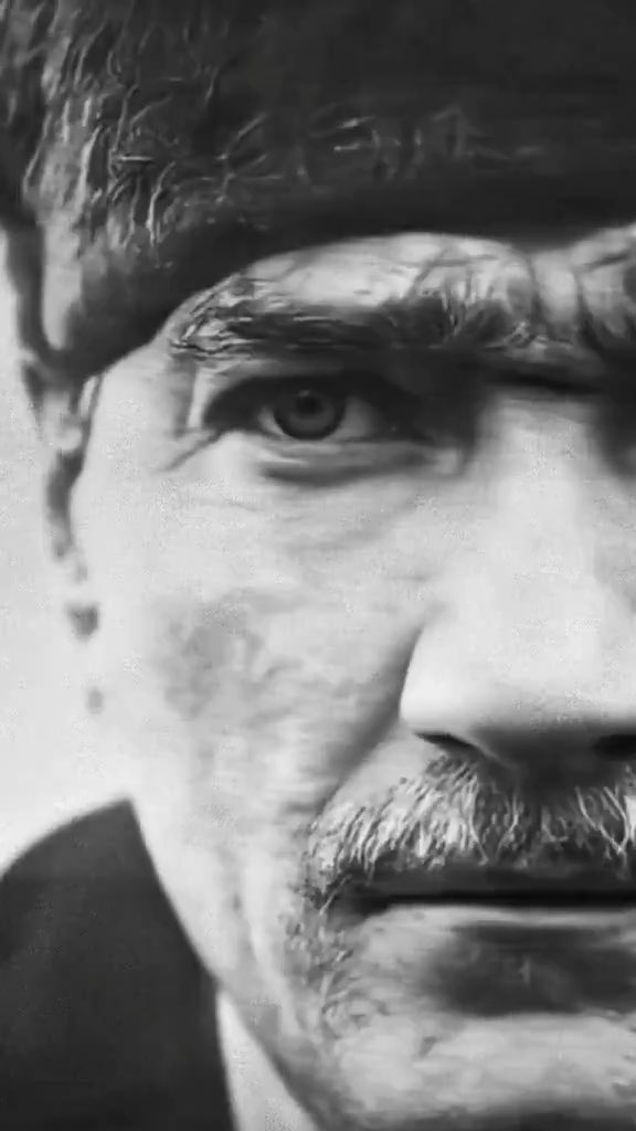 Şayet bir gün çaresiz kalırsanız bir kurtarıcı beklemeyin; kurtarıcı siz olun. Mustafa Kemal ATATÜRK. 30 Ağustos Zafer Bayramımız Kutlu Olsun 🇹🇷 #30AğustosZaferBayramı #Atatürk #30Ağustos #ZaferBayramı