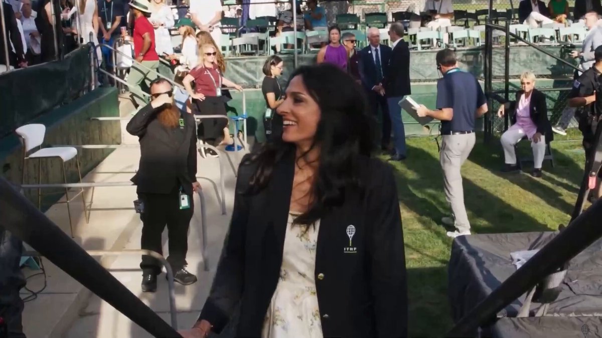 Gabriela Sabatini at the Tennis Hall of Fame 😍 So effortlessly beautiful