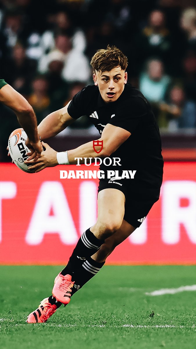 What happens 𝐨𝐟𝐟 𝐭𝐡𝐞 𝐛𝐚𝐥𝐥... leads to big moments 🔂 @tudorwatch || #TudorDaringPlay