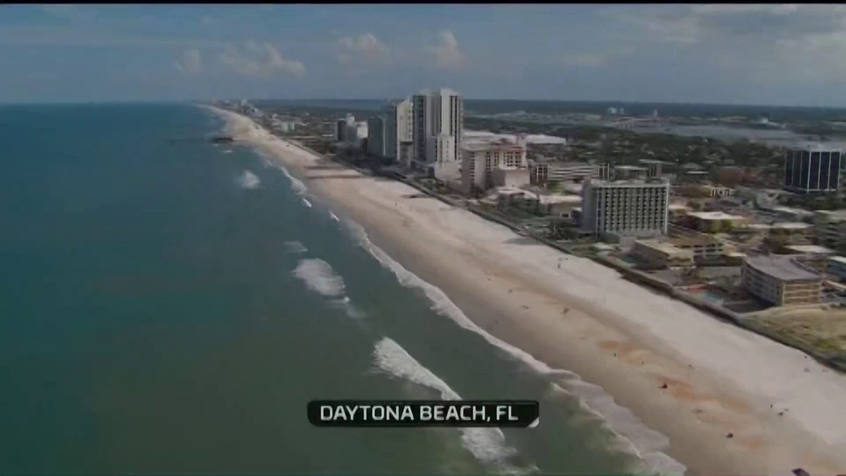 The regular season finale starts NOW from Daytona! 🏁🌴