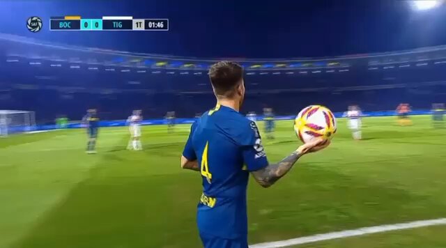 Ustedes eran chicos pero en una final Boca vs Tigre en el arranque del partido, el enganche de Tigre (Walter Montillo) le entró mal al lateral de Boca Buffarini Roja ? No. Pitana simplemente lo advirtió.
