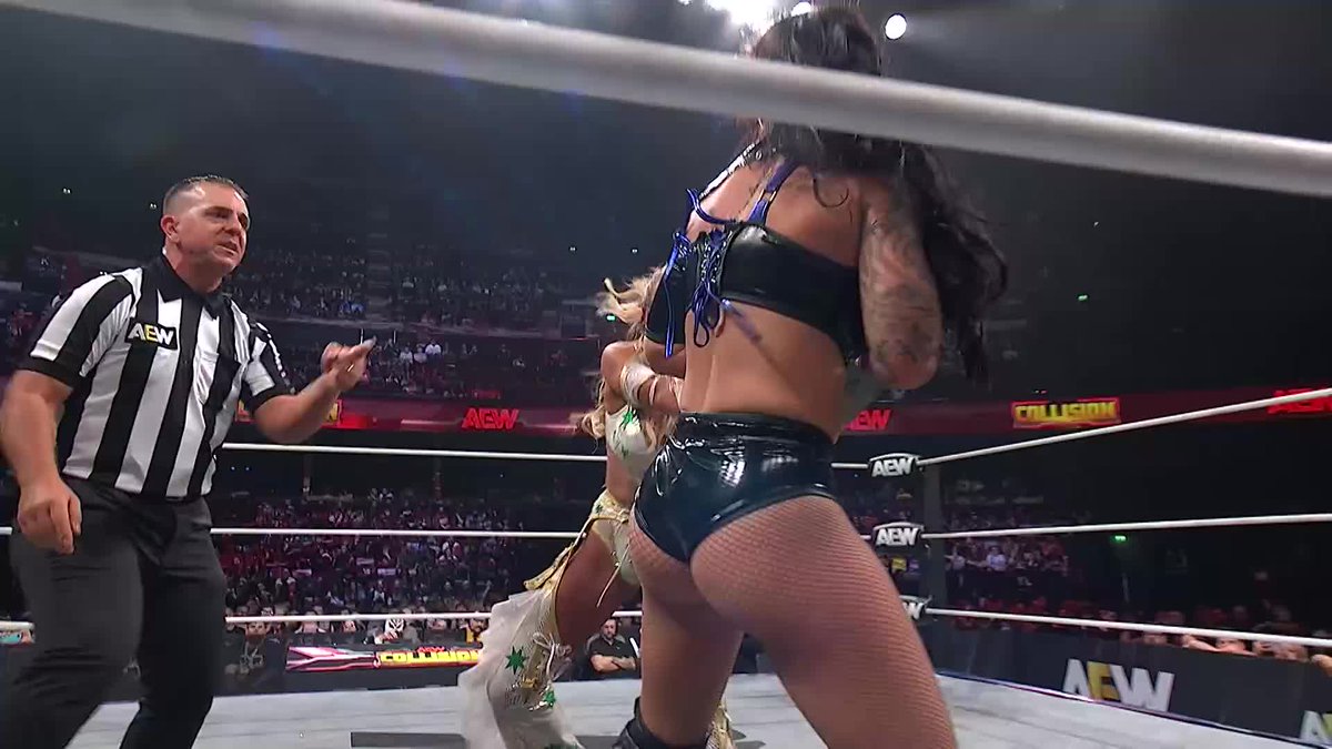 .julia hart helps distract the referee to allow @SkyeByee to BLAST Harley Cameron in the head with the Artist of Stardom title belt to pick up the win! Watch #AEWCollision on TNT &amp; HBO Max