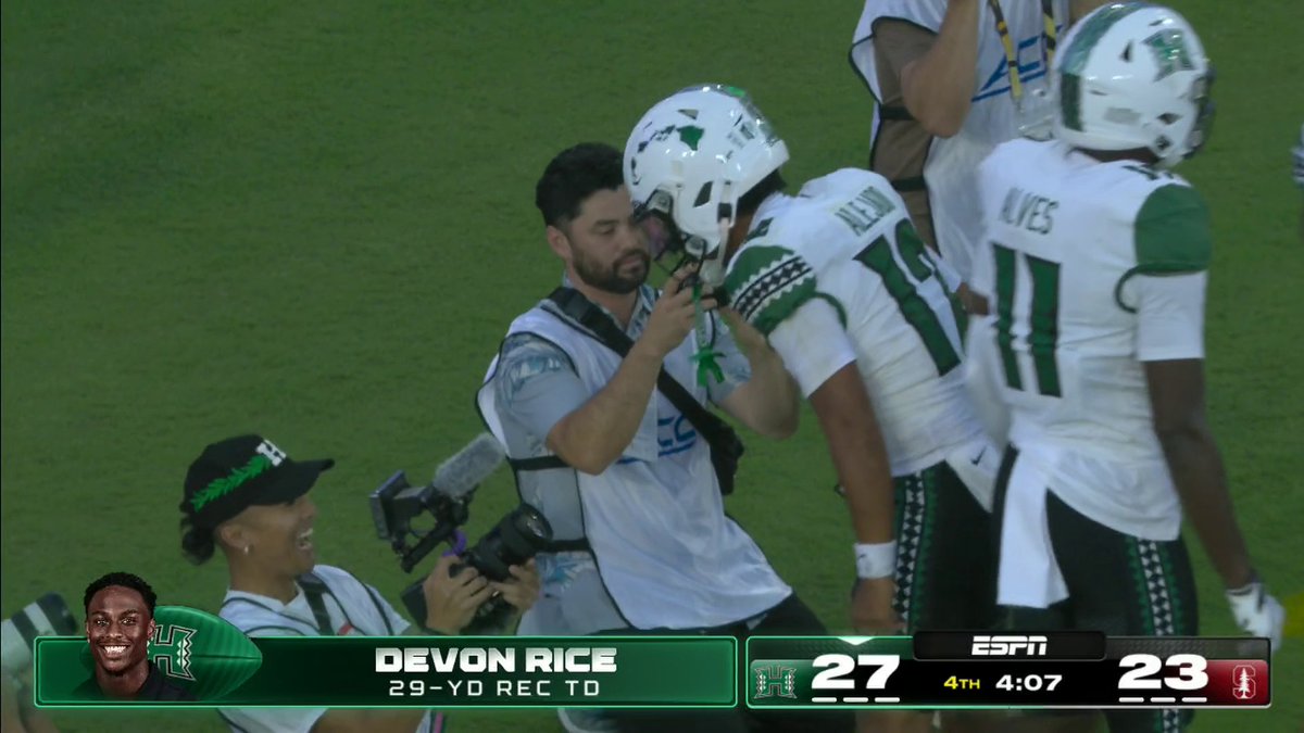 DOWN AS MUCH AS 16, HAWAI'I TAKES THE LATE LEAD 🤯