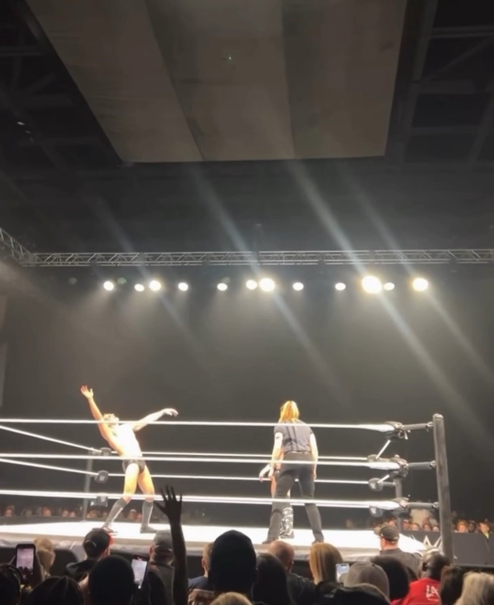 CM PUNK HAS DEFEATED GUNTHER TO RETAIN THE WWE CHAMPIONSHIP THE WAY GUNTHER OVER SOLD THAT GTS WAS HILARIOUS 😭 #WWESavannah