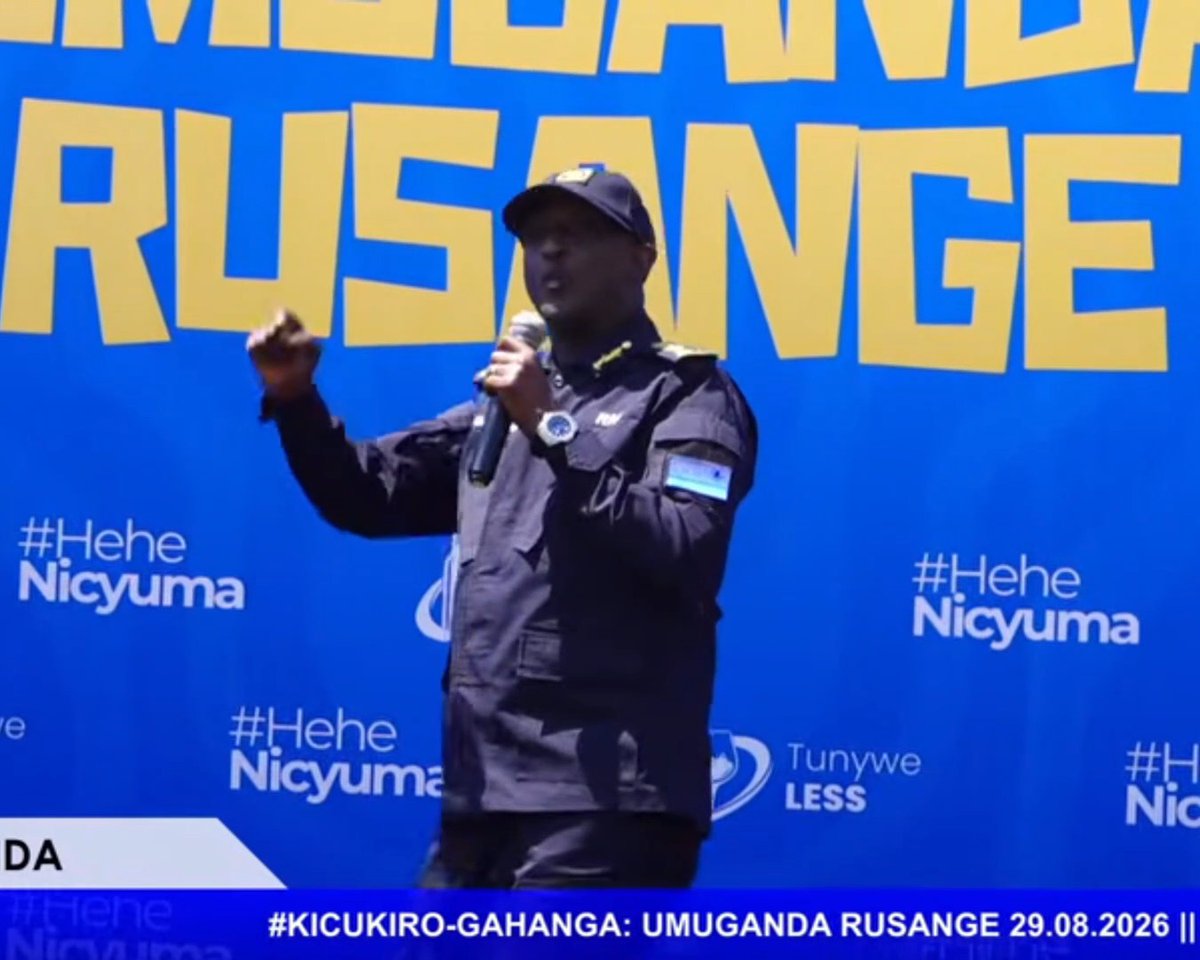 Umuyobozi wa Polisi y'u Rwanda, CG Felix Namuhoranye, ni muzima cyane 🫡 Yatanze akazi ku bantu bose biteguye kuzana impinduka nziza muri sosiyete (Agents of change).