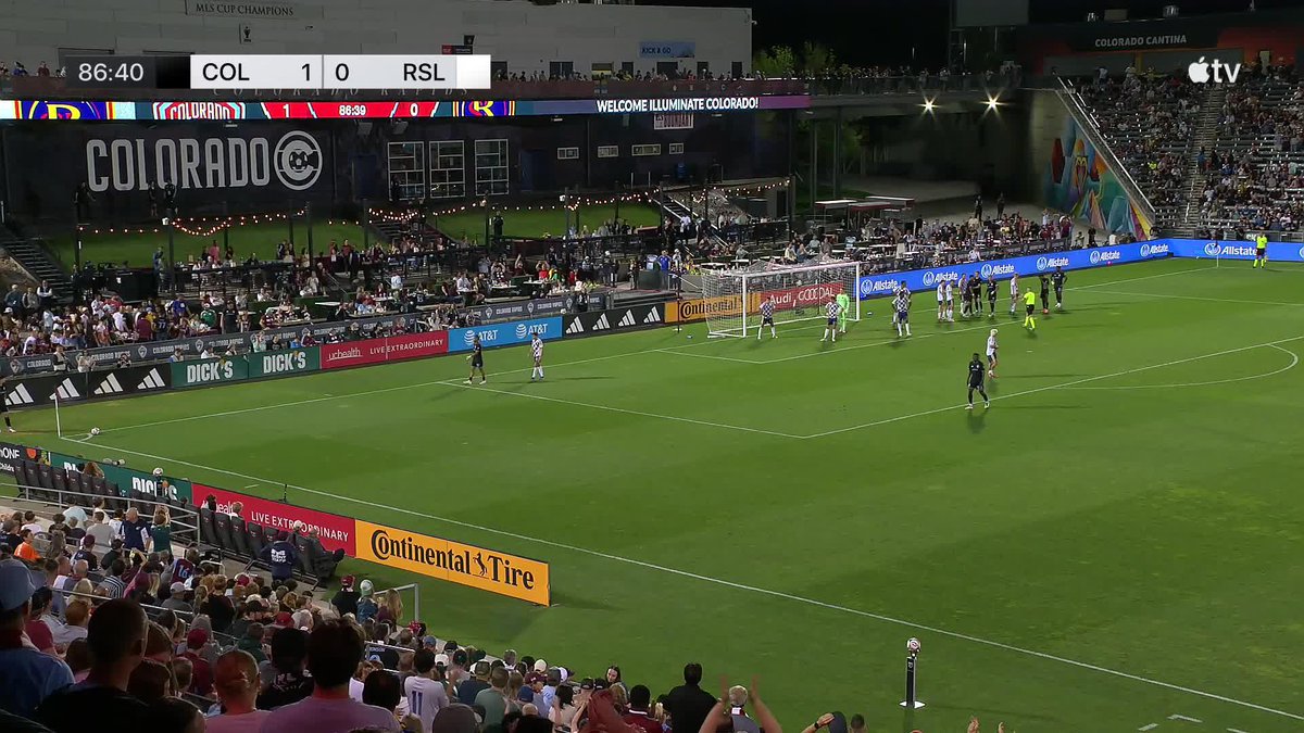 The Colorado Rapids fans show love to Rafael Navarro 👏