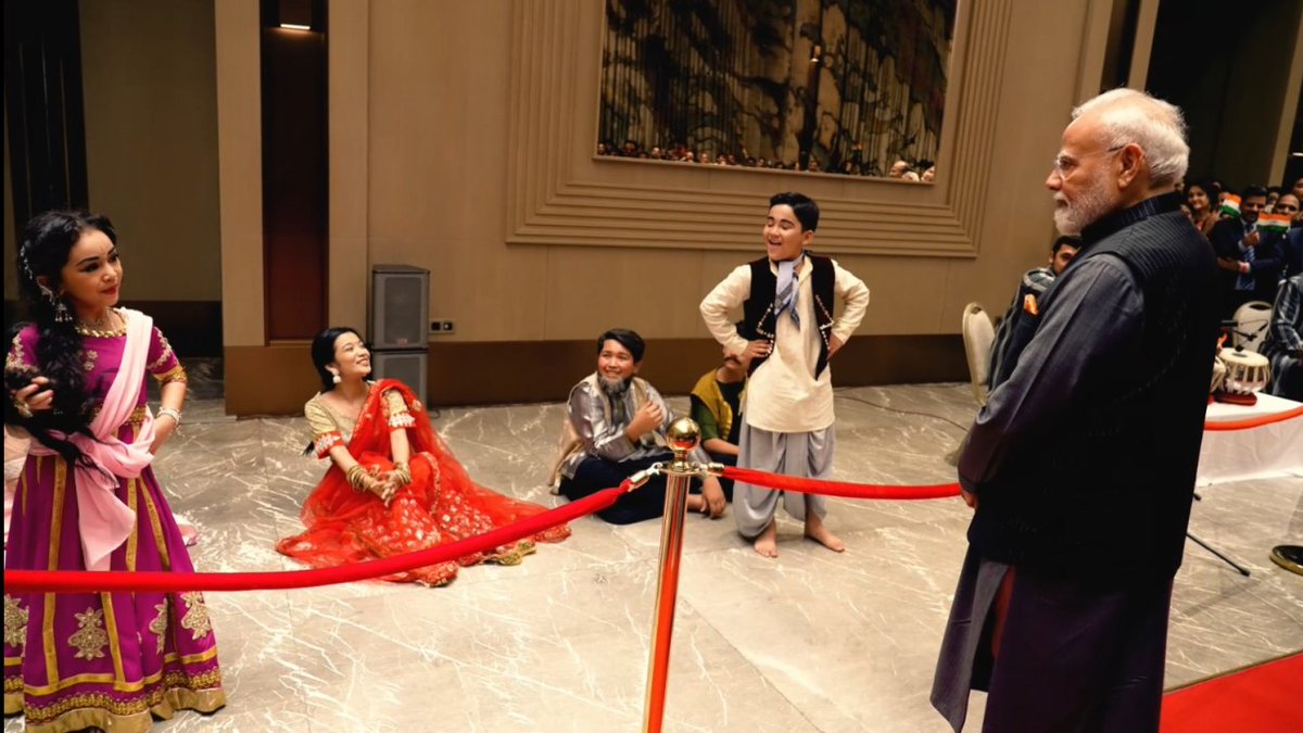 A special welcome, wreath-laying at the Yangi Uzbekistan Monument and interaction with the Indian community… Here are highlights from yesterday in Tashkent.