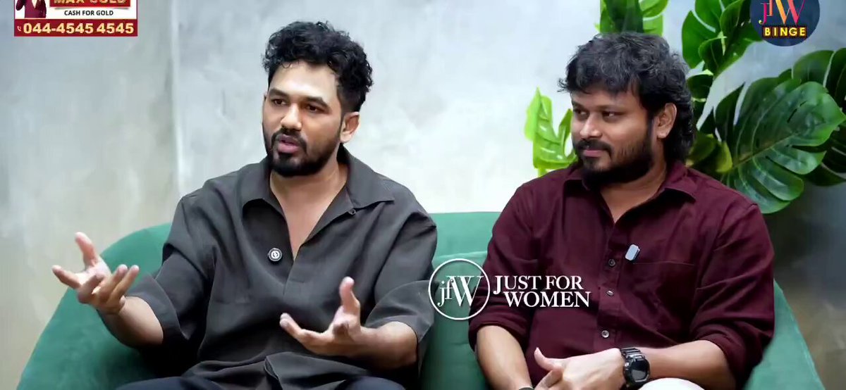 #HipHopAadhi & #VJSiddhu roasting HarshathKhan 😂: #HipHop: Oruthan Irukan avan Siddhu kum Thanni Kaatran & Enakum Thanni Kaatran😁 #VJSiddhu: He claims himself as an actor & Pasting the posters everywhere. He became Lyricist too😅 #HipHop: In #MeesayaMurukku2, he became rapper. He is a biggest talent came from VJSiddhu camp🔥 #VJSiddhu: I want to see what he has done, more than Harshath, I'm excited for MeesayaMurukku2😀