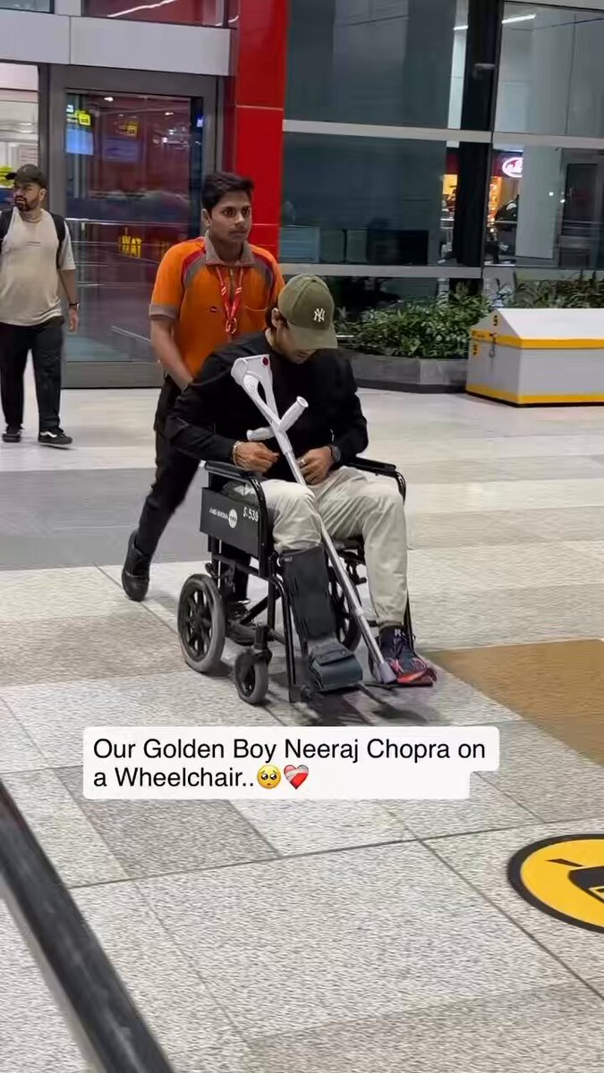 Heartbreaking to see Neeraj Chopra like this 😢 Wishing him a strong and speedy recovery!