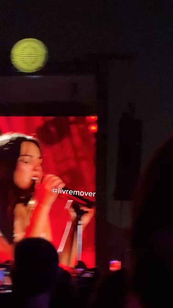 Olivia performing the cure tonight her voice sounded heavenly and the live instruments at the end who else cried #daisychainfields