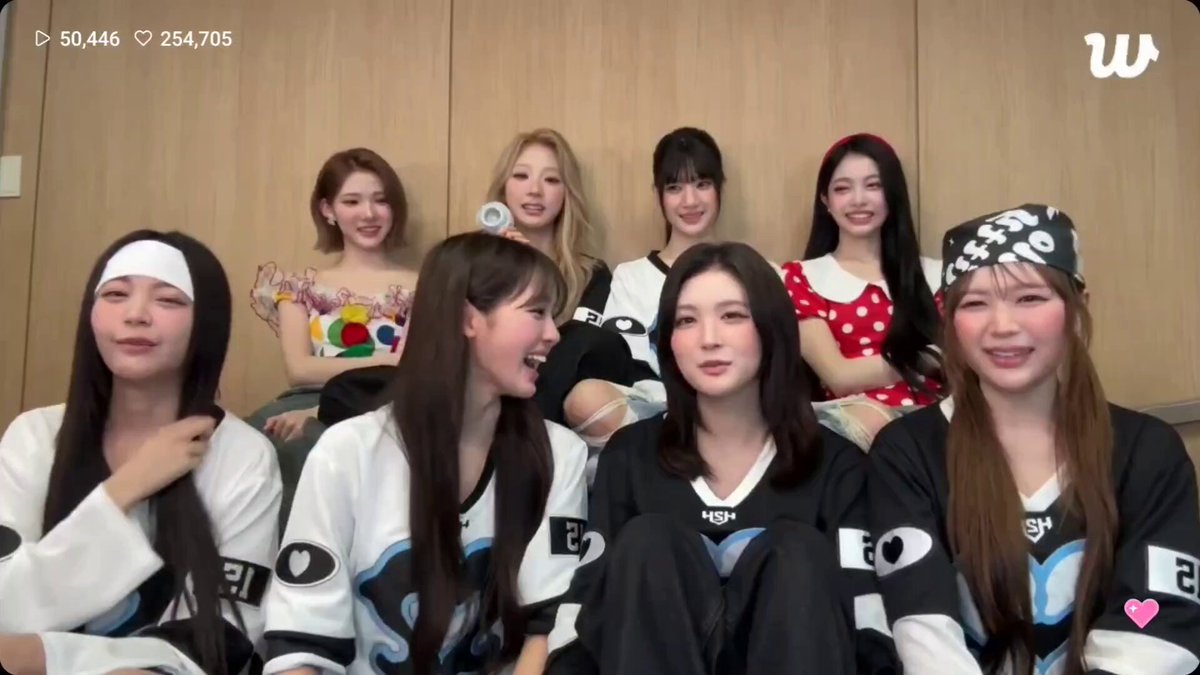아니 피프틴 러브 음방 1주만 한 이유가 아이코닉하트 번안곡 한국 음방 돌려고 그런거엿다고????????