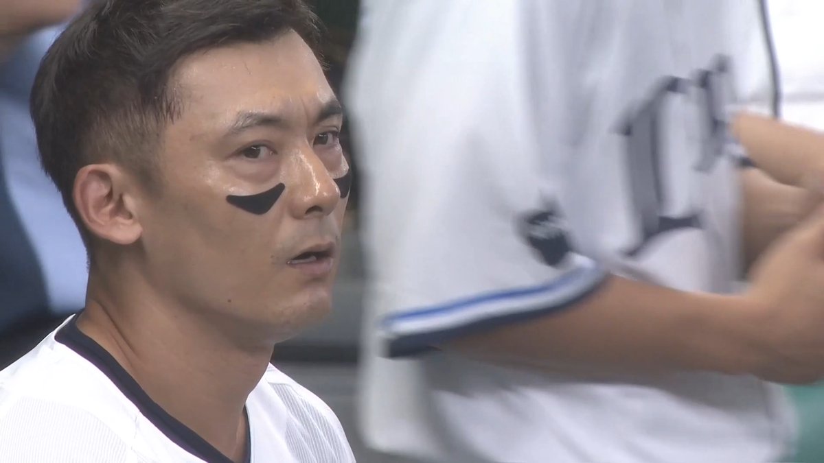 ランナー1,2塁でのチャンスで迎えた埼玉西武 栗山巧 選手の第2打席!1️⃣🌰🏔 いい打球を放つも惜しくもレフトフライ、、😫 ベンチで見守る 中村剛也 選手も思わず悔しそうな表情を浮かべる😭
