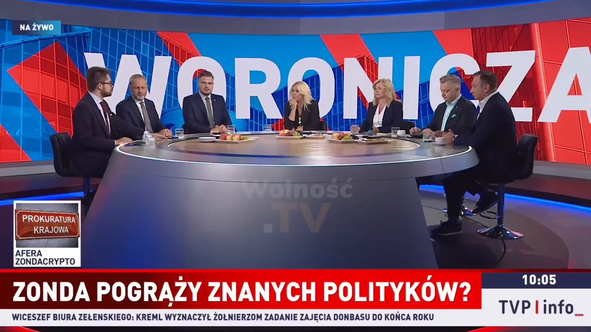 ‼️Biedrzycka odebrała głos Machulskiemu, gdy chciał wspomnieć o aferach Tuska w TVP‼️ - Chciałbym powiedzieć o tym, o czym chcę! - Nie! To tak nie działa! - Płacimy wszyscy na telewizję publiczną, na tę kuźnię propagandy! Ja też płacę, chociaż bardzo bym nie chciał! Tak jak w czasach Kurskiego jest ograniczanie! - Za czasów Kurskiego, to Pana w ogóle w tym studiu by nie było! - Ale jest taka sama propaganda! To jest jakaś łaska, że nas zapraszacie? Wojciech Machulski Konfederacja