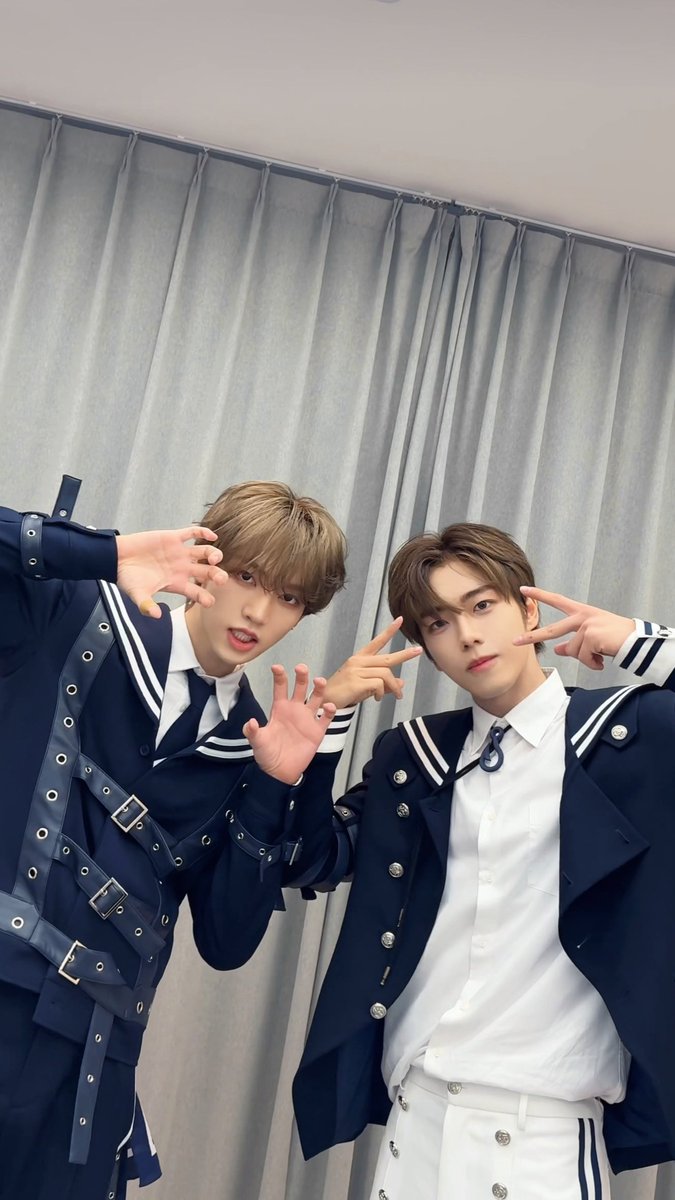 [📱] 𝒓𝒆𝒍𝒊𝒗𝒆 𝒕𝒉𝒊𝒔 𝒎𝒐𝒎𝒆𝒏𝒕⟡ 💫 #MODYSSEY #모디세이 #FANZHEYI #판저이 #ROWAN #로완
