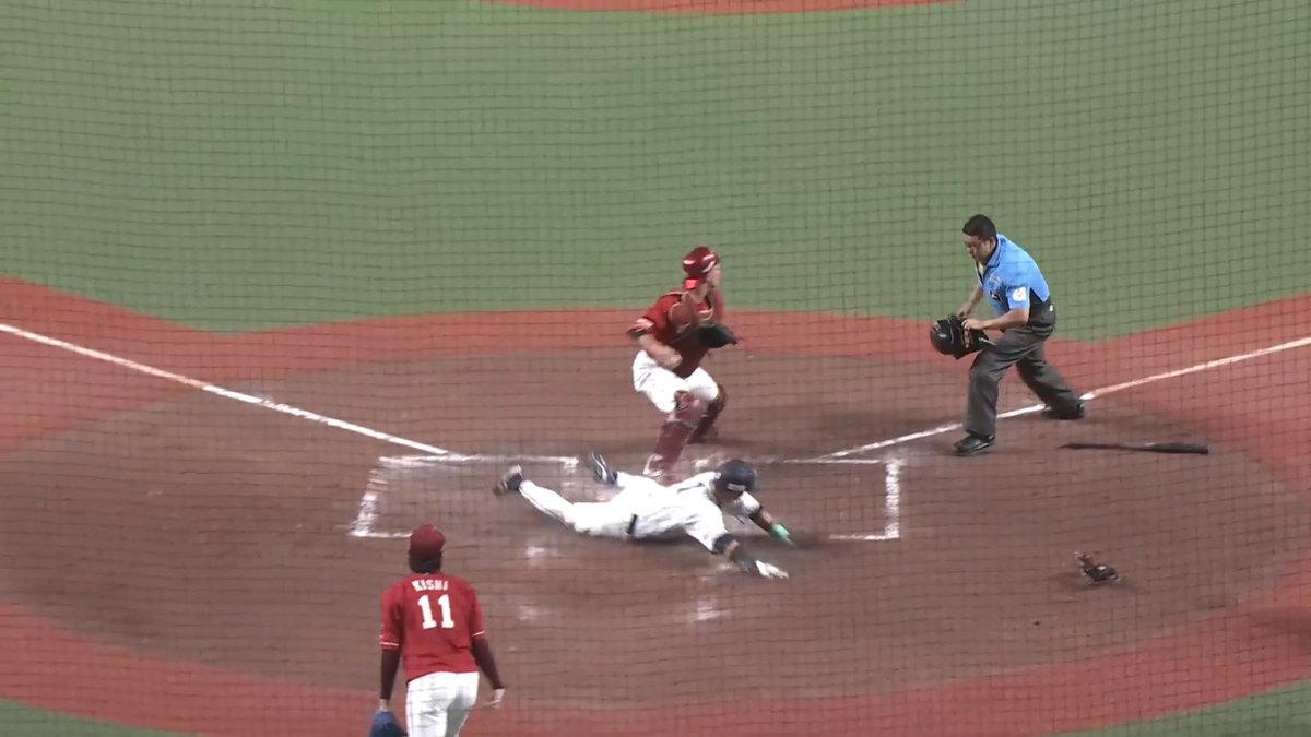 #カナリオ 選手の2点適時打でリードを広げる! 2塁の #外崎修汰 選手も、一気に生還します! #seibulions #プライドシリーズ #ありがとう栗山さん