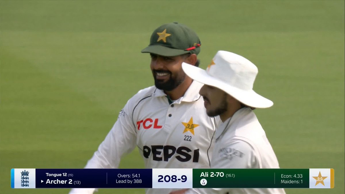 England all out for 208 ❌