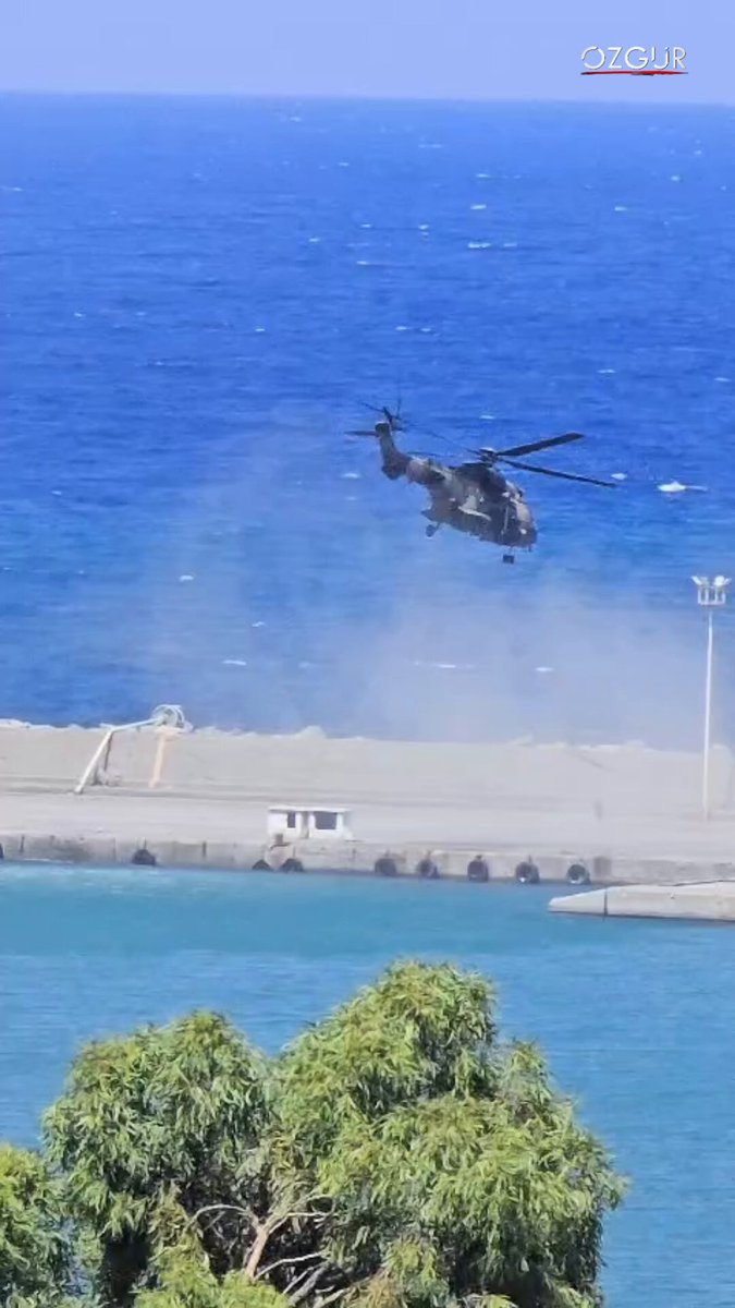 KURTARMA ÇALIŞMALARI HELİKOPTER EŞLİĞİNDE SÜRÜYOR! Girne Limanı'ndan çıkış yaptıktan kısa süre sonra su almaya başlayan ve alabora olan Filo Jet'e ait Express Yolcu Gemisi'ndeki 250'den fazla yolcuyu kurtarma çalışmaları devam ediyor. Çalışmalara helikopterler de eşlik ediyor. Şu ana kadar bir can kaybı bildirilmedi. #Filojet #yolcugemisi #Deniz #Gemibattı #Girne #Kıbrıs #Cyprus