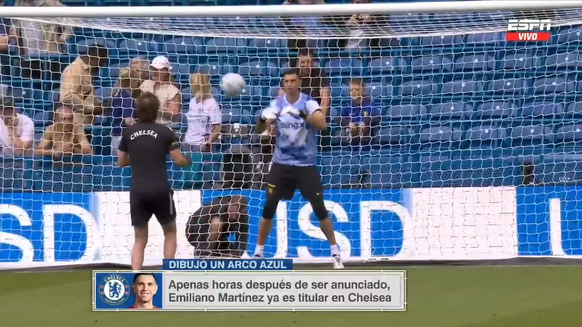 ¡CALIENTA DIBU! Así se preparó Emiliano Martínez para su debut con la camiseta del Chelsea ante Brighton en la fecha 2 de la #PREMIERxESPN. 📺 Mirá la Premier League por #DisneyPlus Plan Premium