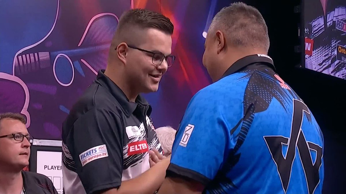 VAN VEEN SEES OFF WATTIMENA! Gian van Veen - the highest-ranked player left in Budapest - dispatches Jermaine Wattimena 6-3 to reach the last eight! 📺 #ET11