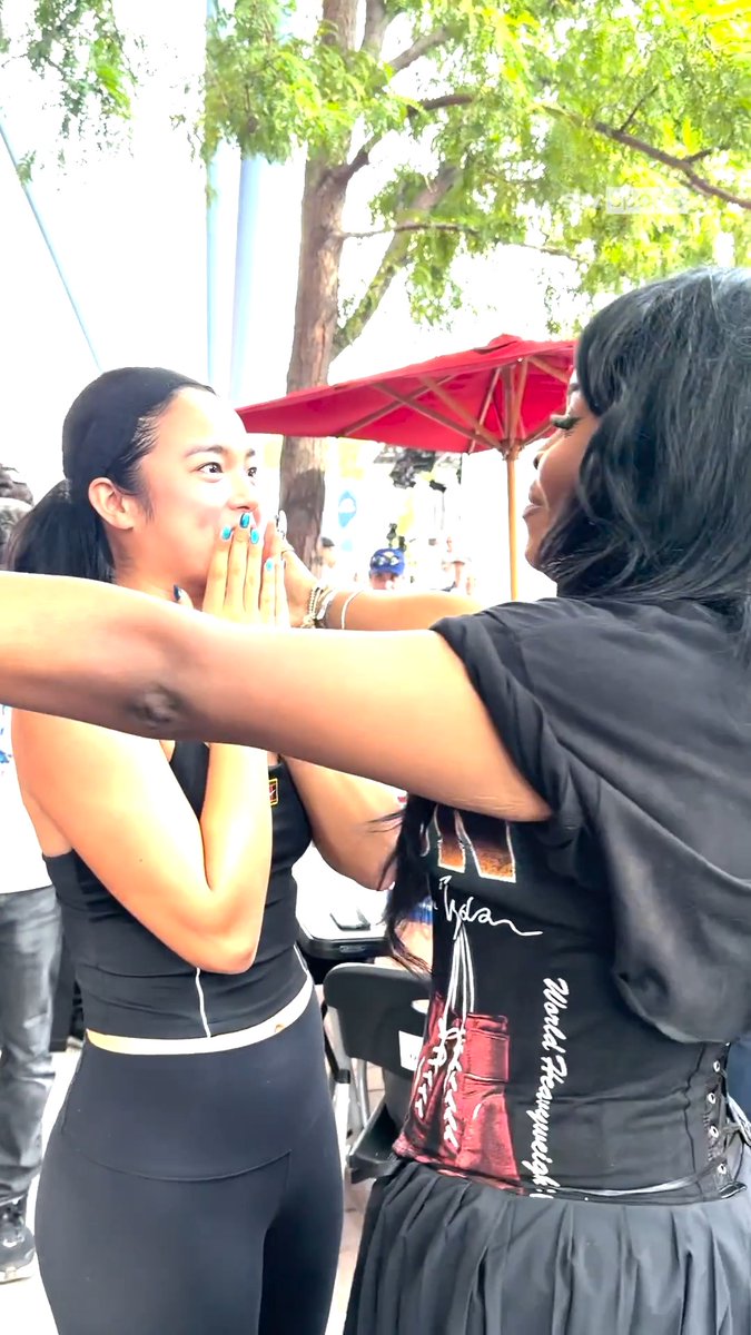 This moment between Nella Rose and Alexandra Eala 🤩