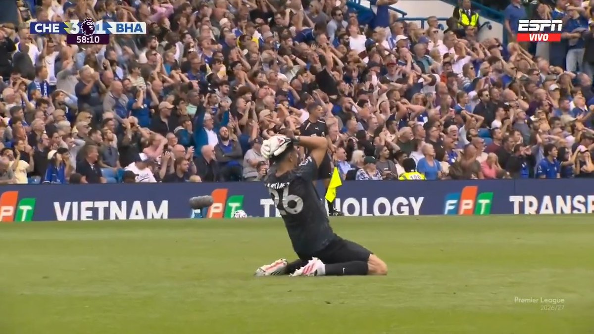¡¡DIBU NO LO PODÍA CREER!! Cole Palmer se erró una chance CLARÍSIMA en el duelo entre Chelsea y Brighton por la fecha 2 de la #PREMIERxESPN y así reaccionó el nuevo arquero argentino de los Blues. 📺 Mirá la Premier League por #DisneyPlus Plan Premium