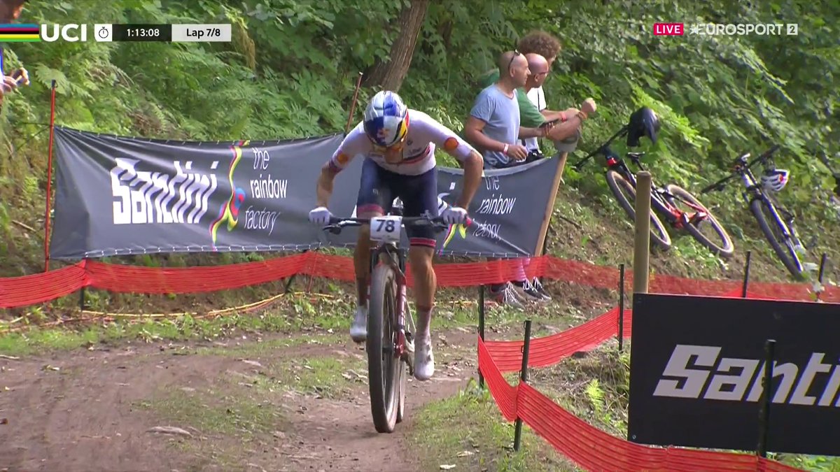 Aldridge dice basta. Pidcock da el golpe definitivo a falta de una vuelta. #ValdiSole2026