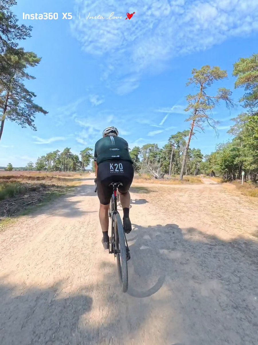 Beatifull but tough 110km gravel ride with friends this week in Holland. Fantastic colours in the Dutch nature , loads of sandy roads, dirt tracks and ready for more of these rides. #gravel #greendivide #cycling