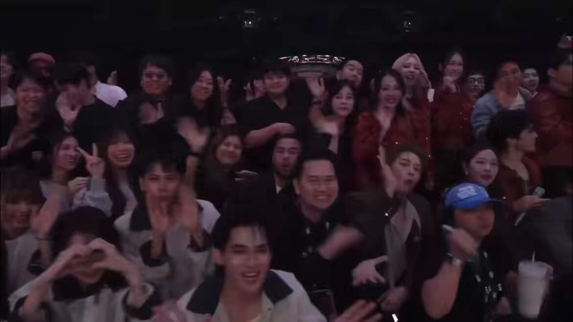 ‘SOTUSTenniversary Concert ⚙️’ “ เพราะ 10 ปี มันมีแค่ครั้งเดียว ” เราจะหา vibe ความทรงจำดีดีแบบนี้ได้จากไหนอีก ฮืออออ ฟูลฟิลมากกก อบอุ่นทิสุด “ Sotus Fam ⚙️🥹” ขอบคุณที่จัดคอนนี้ขึ้นมากจริงๆค่ะ อีก 20 ปี 30 ปี จัดอีกนะคะ ฮือออออ ชอบมาก ดีมาก 😭😭😭😭😭 SOTUS FRIENDSHIP NEVER ENDS #SOTUS10thYearConcertD2 #KristSingto #คริสสิงโต