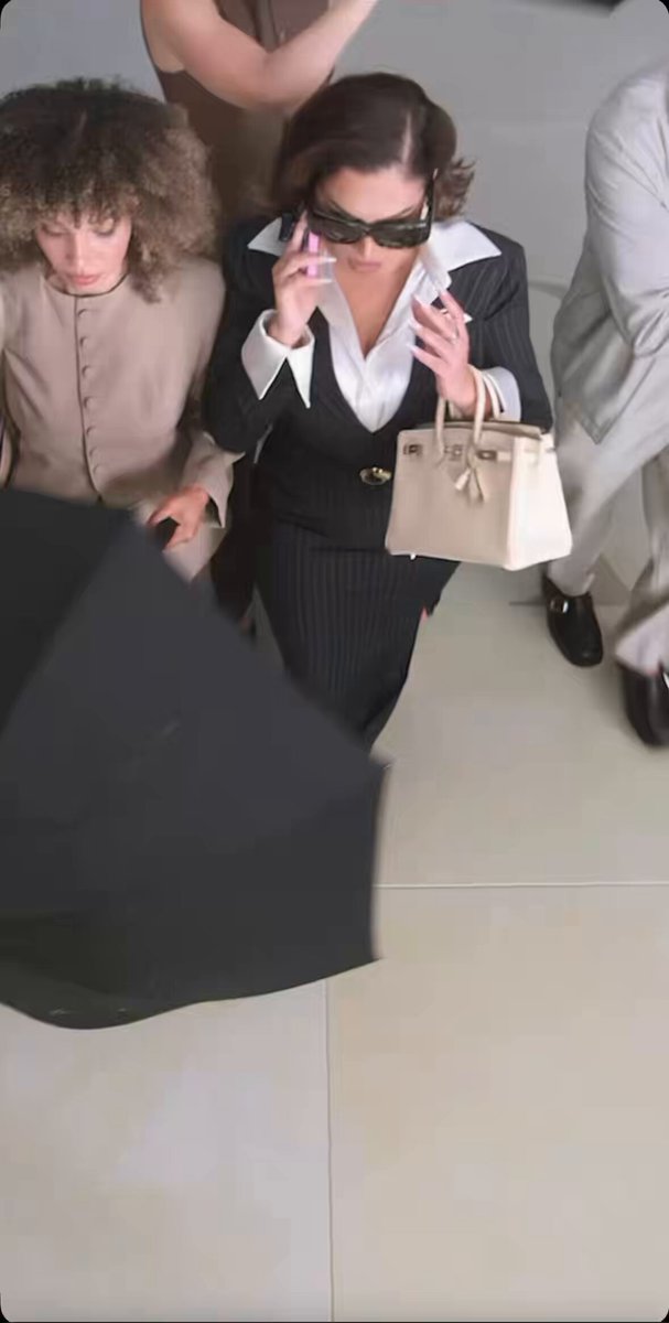 Cardi 🤝 Huda Beauty