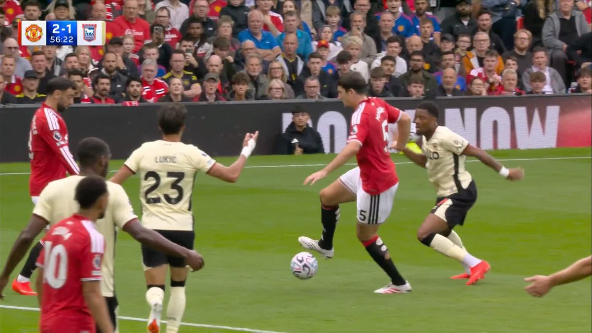 Harry Maguire's shot cannons in off Jacob Greaves and Manchester United are in front at Old Trafford after a VAR review! 💪