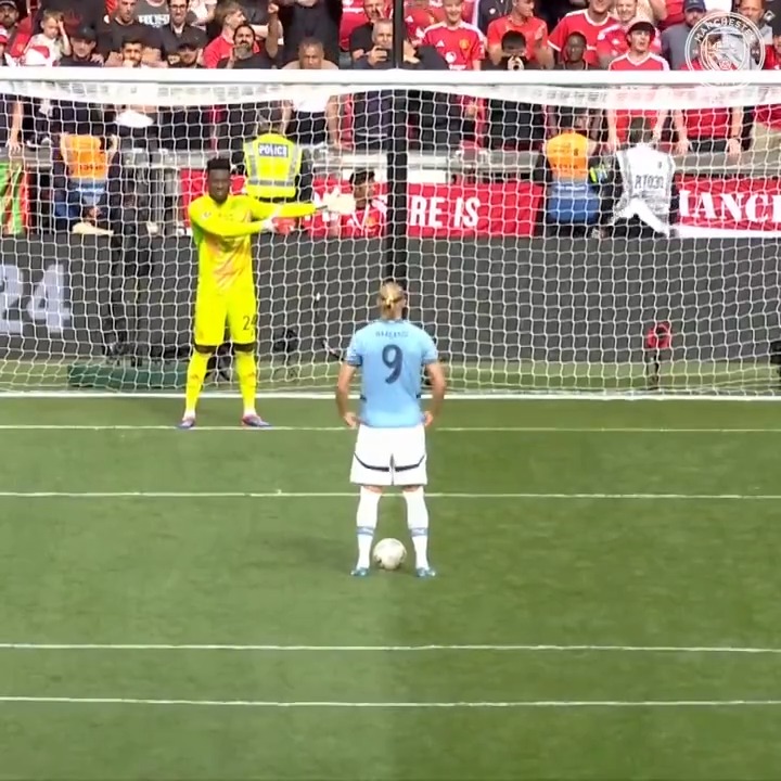 6’9 keeper trying mind games