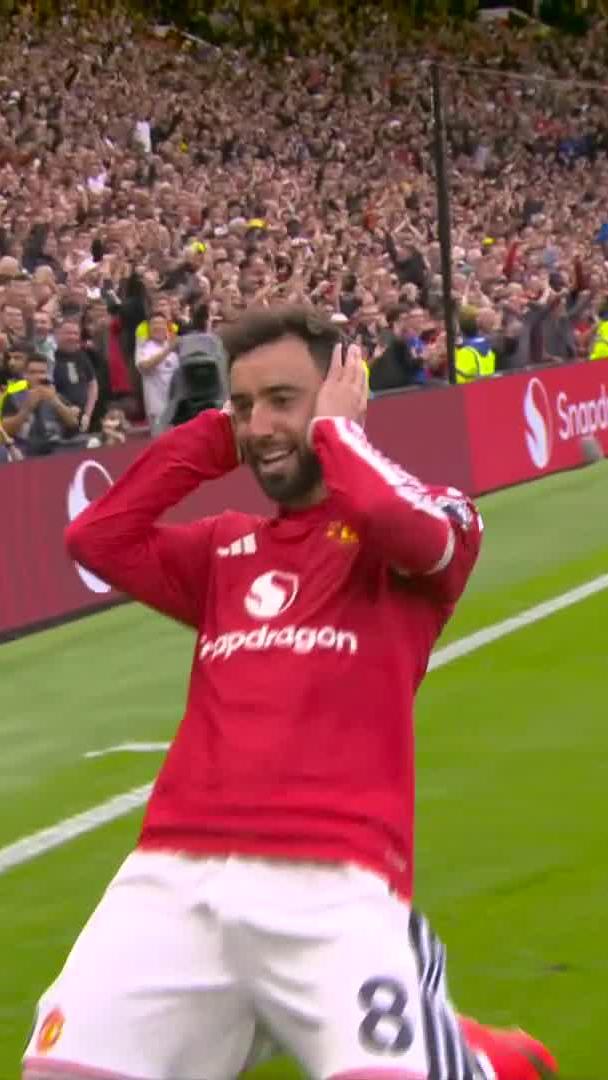 ✨ 𝐇𝐀𝐓-𝐓𝐑𝐈𝐂𝐊 𝐇𝐄𝐑𝐎 ✨ The Theatre of Dreams can't get enough of Bruno Fernandes 🤩💥 📺 Stream #MUNIPS on DStv: