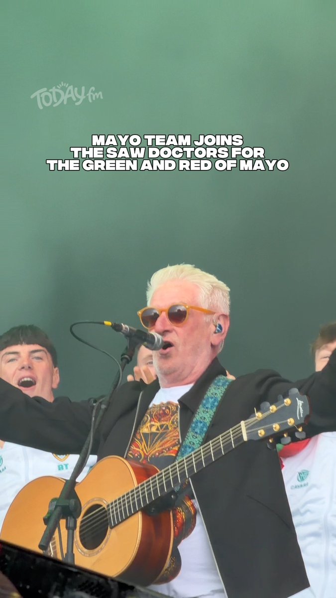 The Saw Doctors were joined on stage at Electric Picnic by the lads from the Mayo team for a very special rendition of The Green and Red of Mayo! ๐โค๏ธ #ElectricPicnic