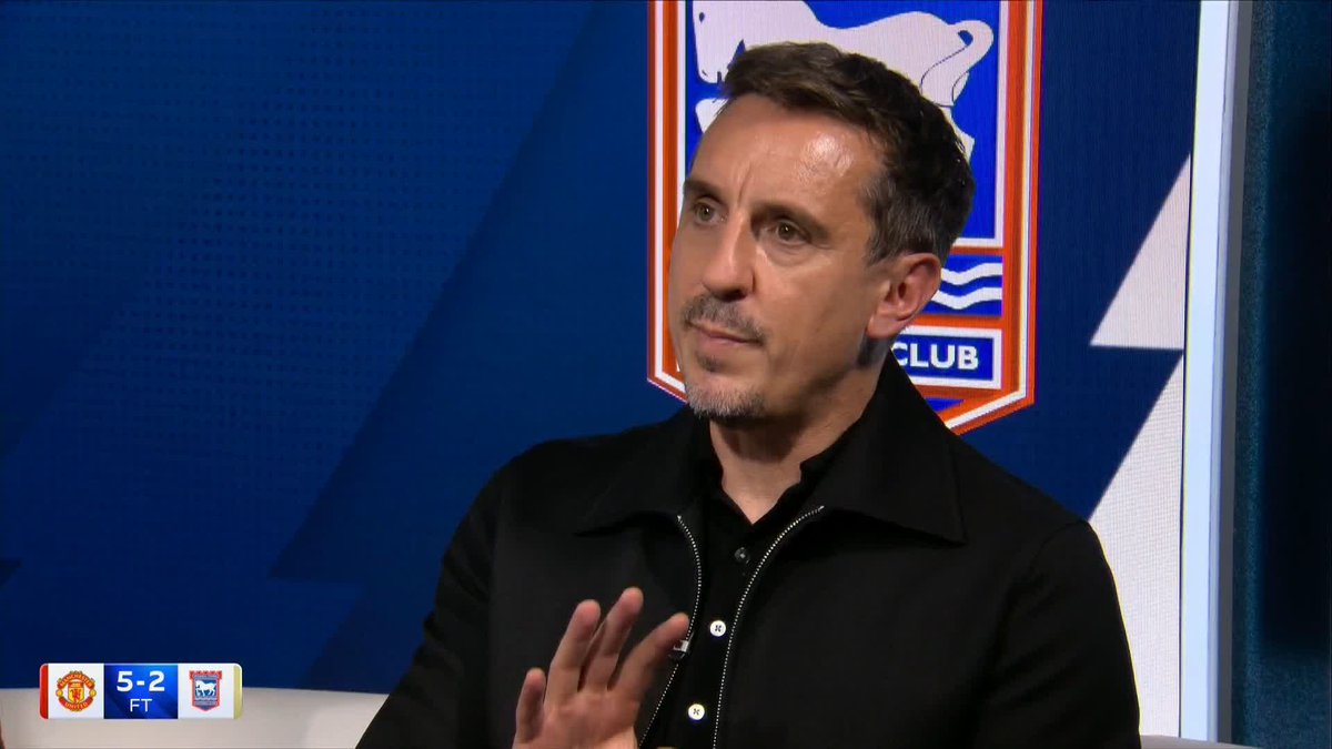 "The goals came so fast, it maybe caught him by surprise" 🫨 Gary Neville thinks that Gary O'Neil will regret not changing his side sooner against Manchester United 🎙️
