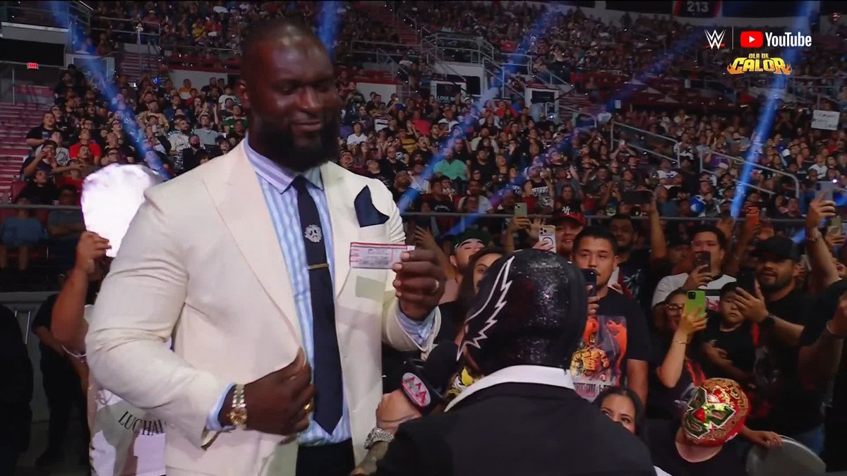 Omos tiene el mejor lugar para ver #AAAOlaDeCalor y Rey Mysterio no está de acuerdo 😡