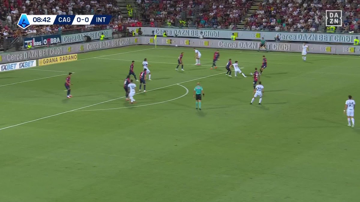 Frappe de Calhanoglu à l’extérieur de la surface = but OBLIGATOIRE ! 🤯 C’EST UN TRUC DE FOU !!! (DAZN France)