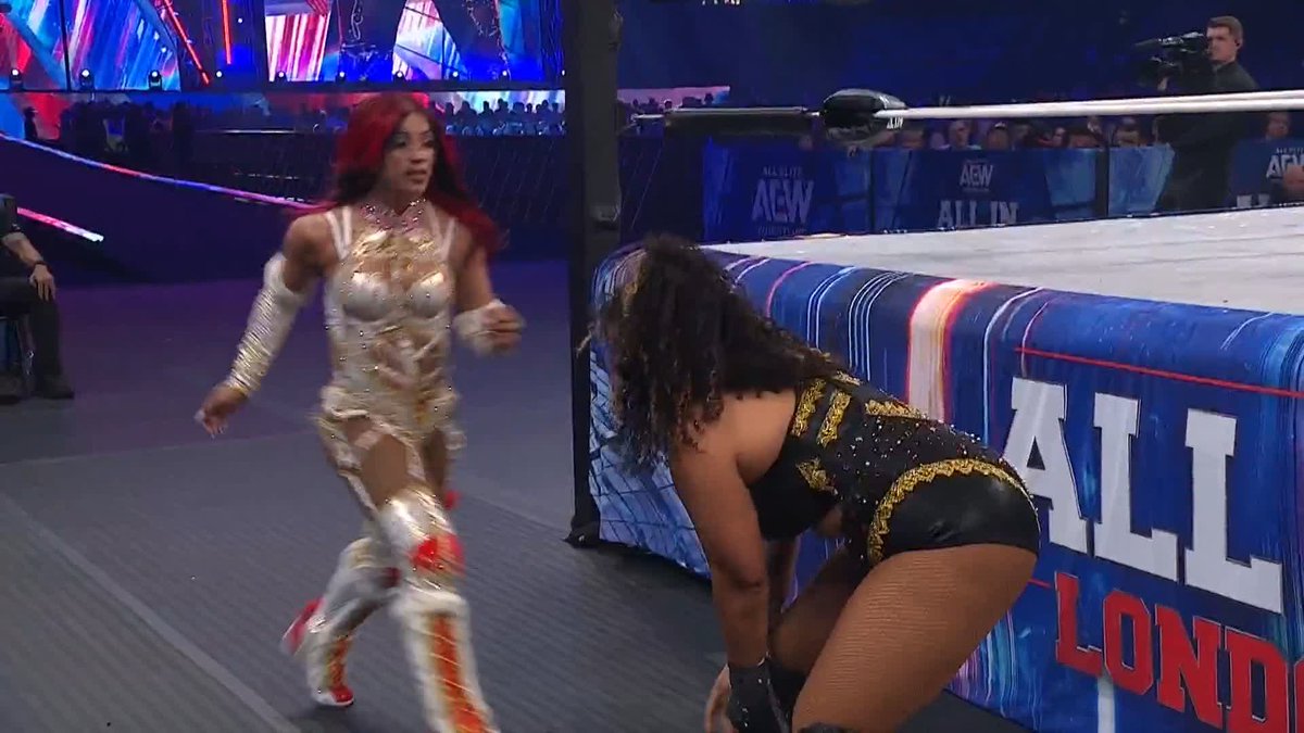 Even with an injured hand, @WillowWrestles is still the Babe with the Power! Watch #AEWAllIn London LIVE on HBO Max PPV